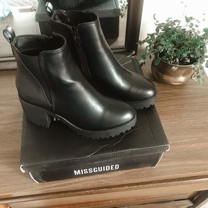 NIB-Missguided Chelsea Boots